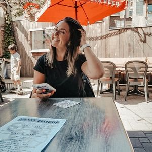 Meet your Posher, Laura